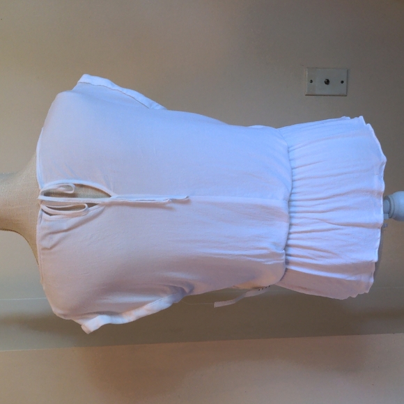 New! Elle Floral Blouse - Picture 3 of 7